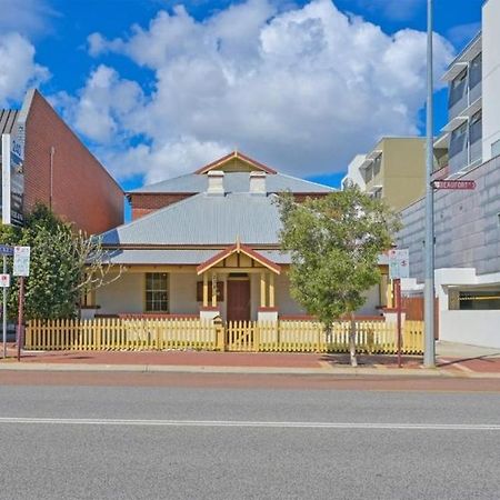 Emu Backpackers Perth - Note - Valid Passport Required For Check In Pansiyon Dış mekan fotoğraf